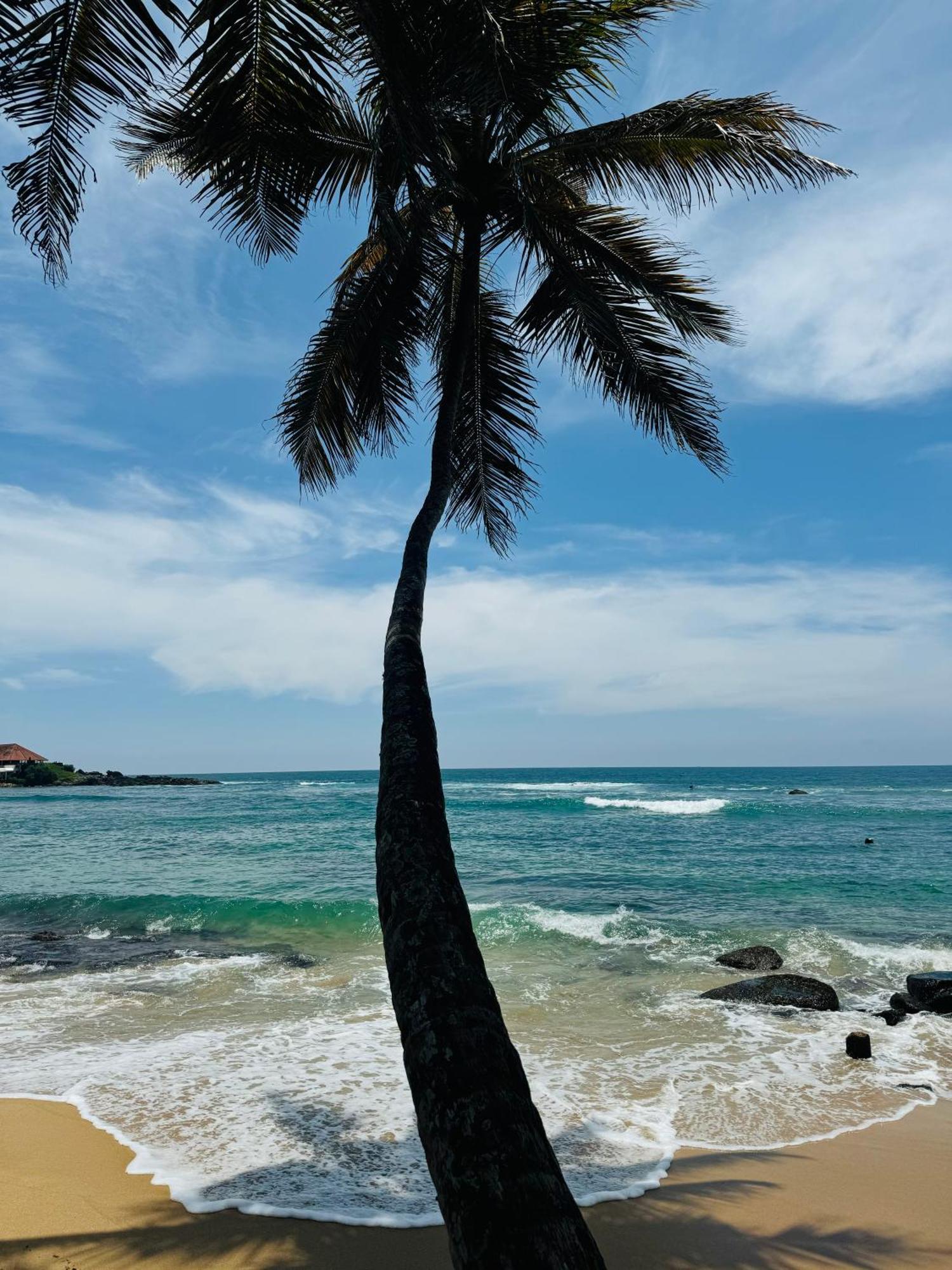Turtle Beach House Batigama Esterno foto